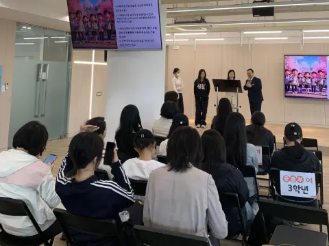 2026년 4월 12일(주일) 청소년부 예배 및 활동 사진 이미지 2