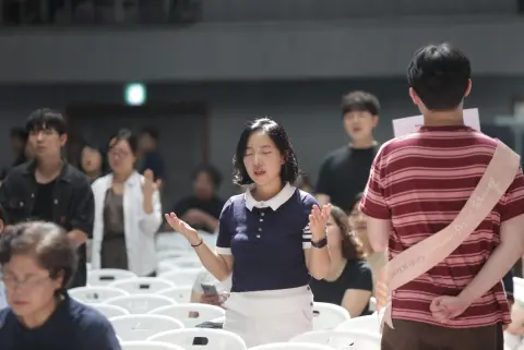 2026-08-23 휘문 청년국 예배스케치 이미지 37